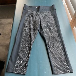 UnderArmour compression Capri leggings